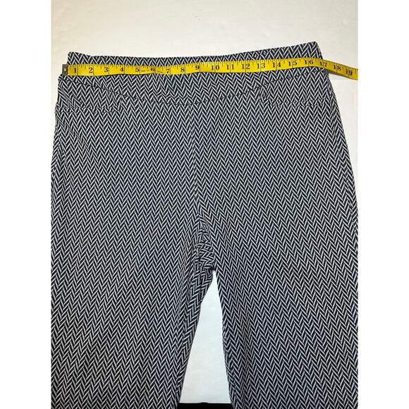 Chicos Pant Women’s Size 2 US 12 Black White Chevron Knit Pull On Elastic Waist - Picture 4 of 6